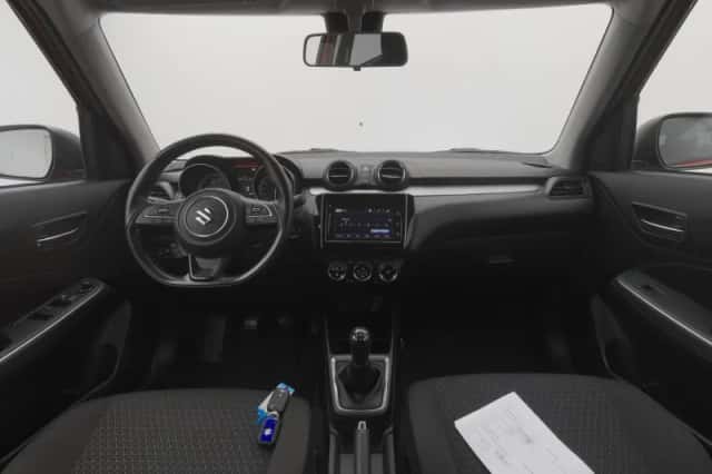Suzuki Swift (2021) thumbnail 3