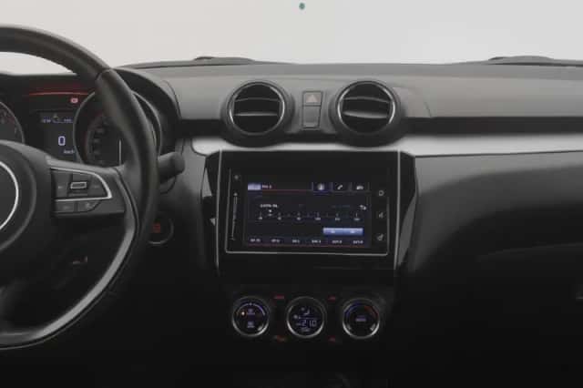 Suzuki Swift (2021) thumbnail 8