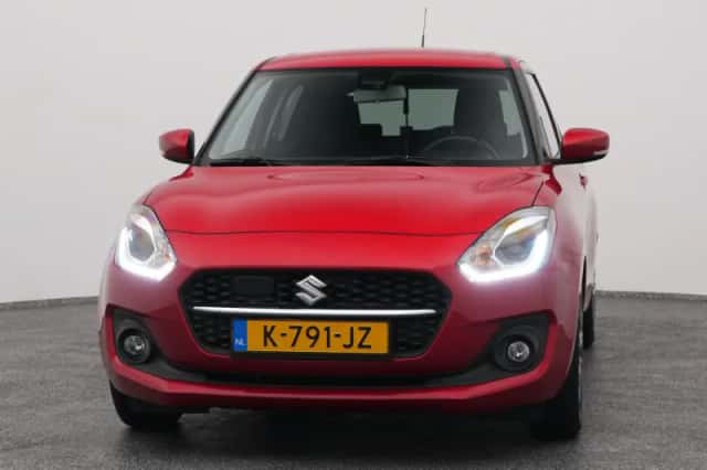 Suzuki Swift (2021) thumbnail 9