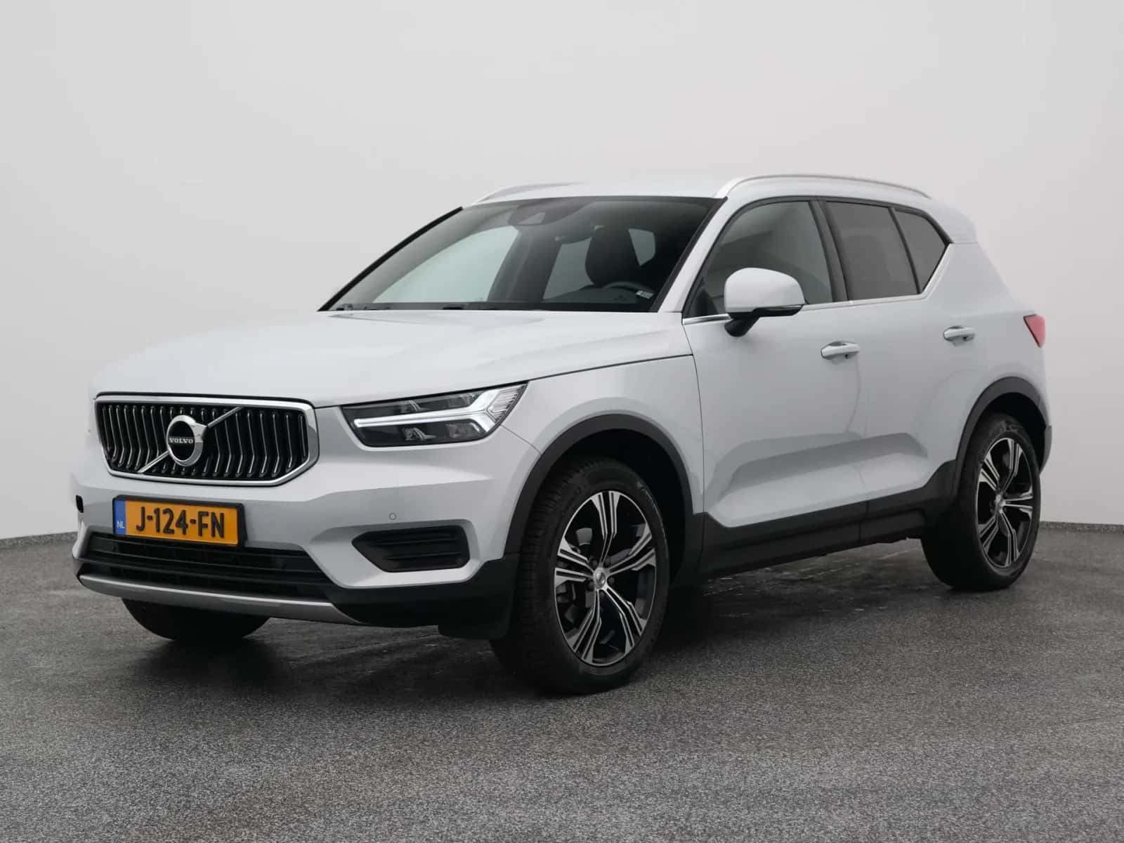 Volvo XC40 (2020) — foto 1