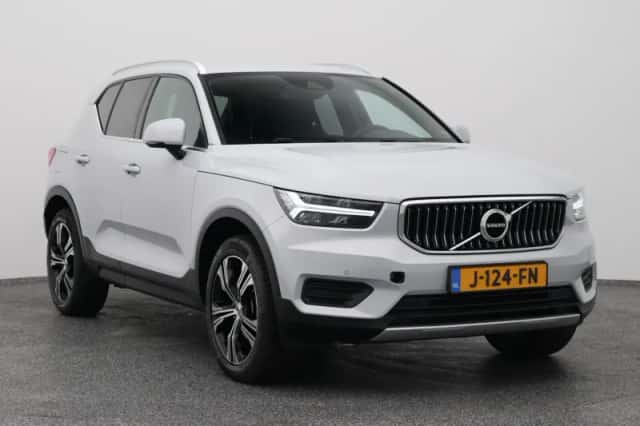 Volvo XC40 (2020) thumbnail 2