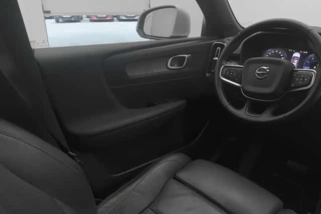 Volvo XC40 (2020) thumbnail 11