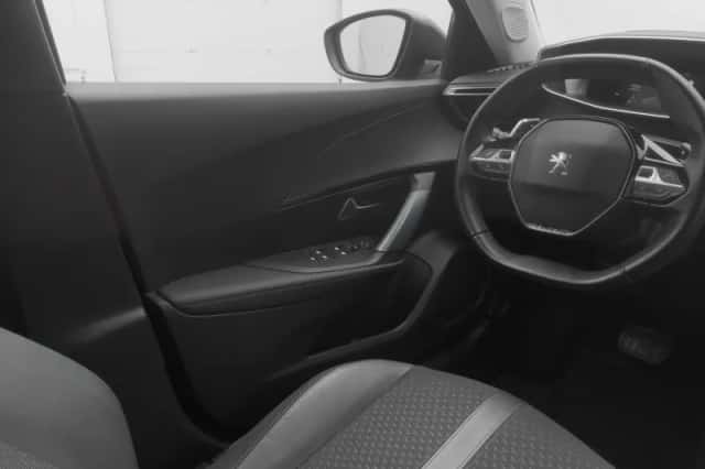 Peugeot 2008 (2020) thumbnail 11