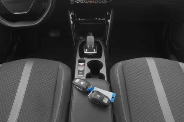 Peugeot 2008 (2020) thumbnail 12
