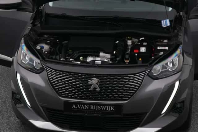 Peugeot 2008 (2020) thumbnail 31