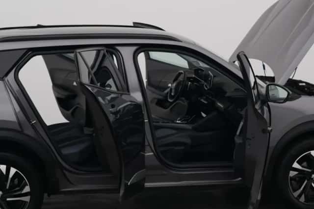 Peugeot 2008 (2020) thumbnail 34
