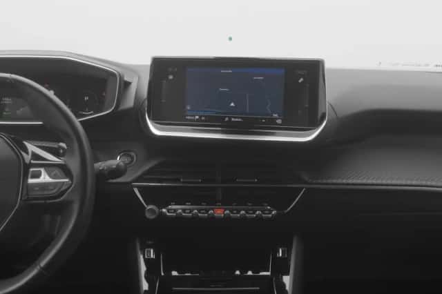Peugeot 2008 (2020) thumbnail 8