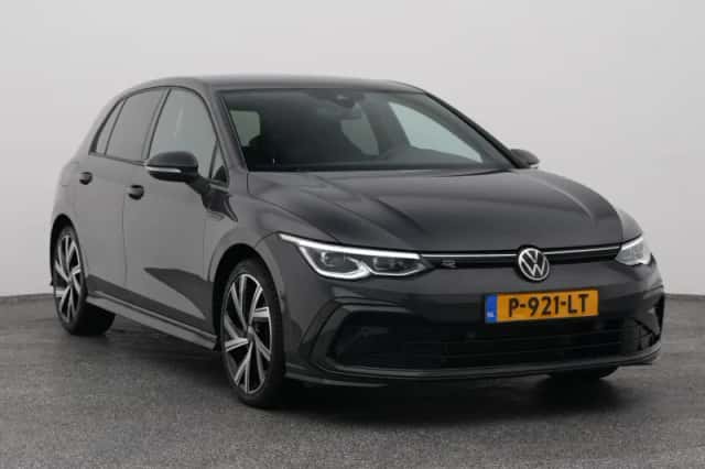 Volkswagen Golf (2022) thumbnail 2