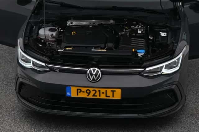 Volkswagen Golf (2022) thumbnail 31