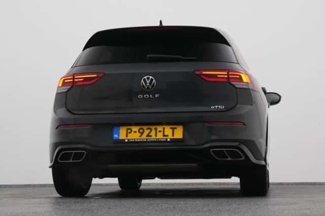 Volkswagen Golf (2022) thumbnail 36