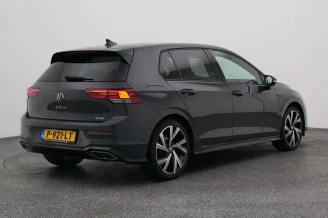Volkswagen Golf (2022) thumbnail 6