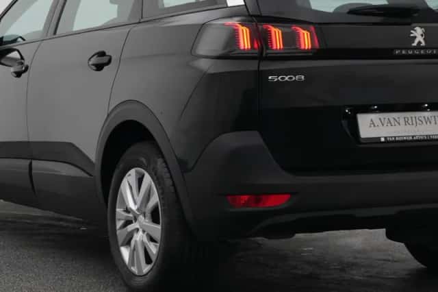 Peugeot 5008 (2022) thumbnail 18
