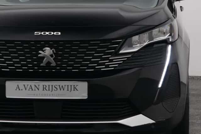 Peugeot 5008 (2022) thumbnail 19