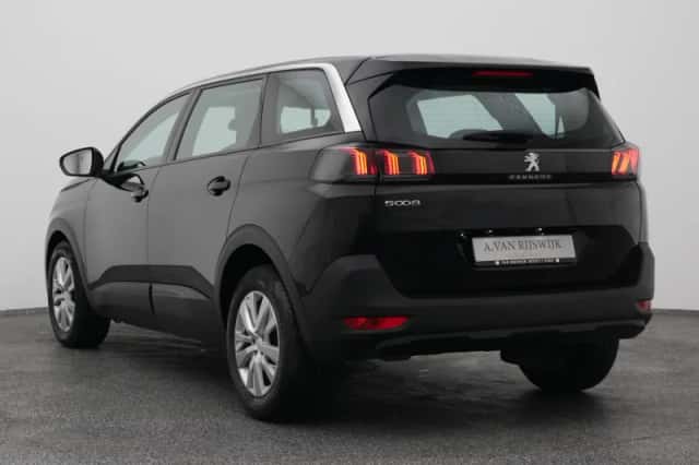 Peugeot 5008 (2022) thumbnail 5