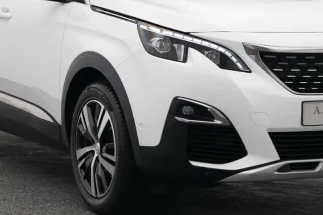 Peugeot 5008 (2019) thumbnail 17