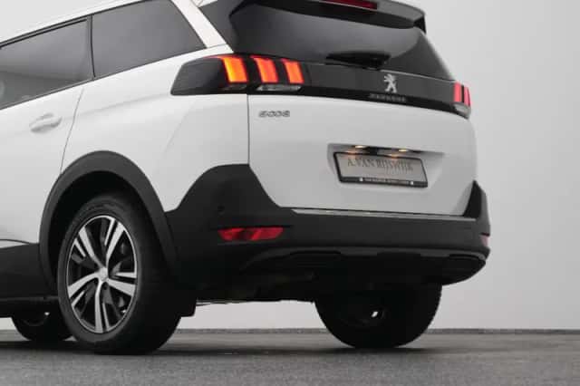 Peugeot 5008 (2019) thumbnail 22