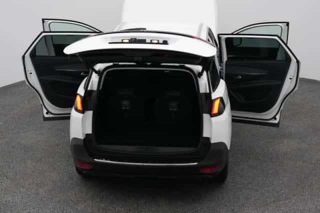 Peugeot 5008 (2019) thumbnail 29