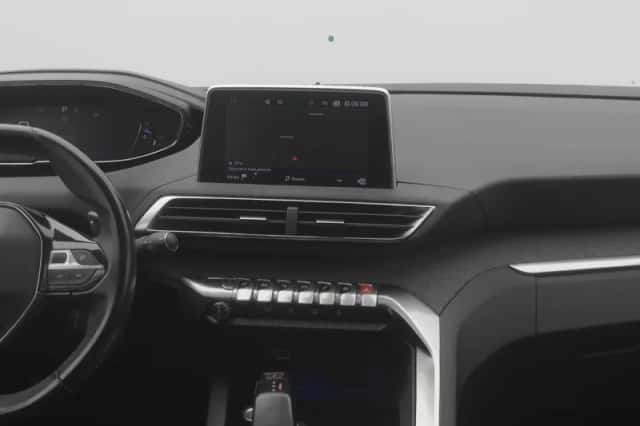 Peugeot 5008 (2019) thumbnail 8