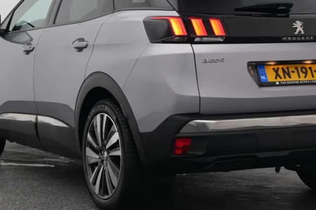 Peugeot 3008 (2019) thumbnail 18
