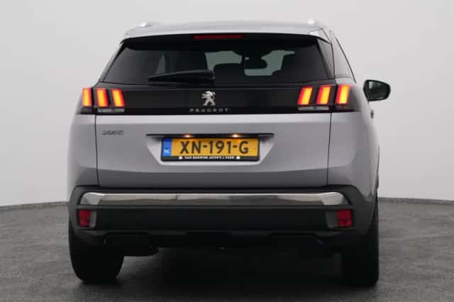 Peugeot 3008 (2019) thumbnail 10