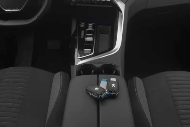 Peugeot 3008 (2023) thumbnail 12
