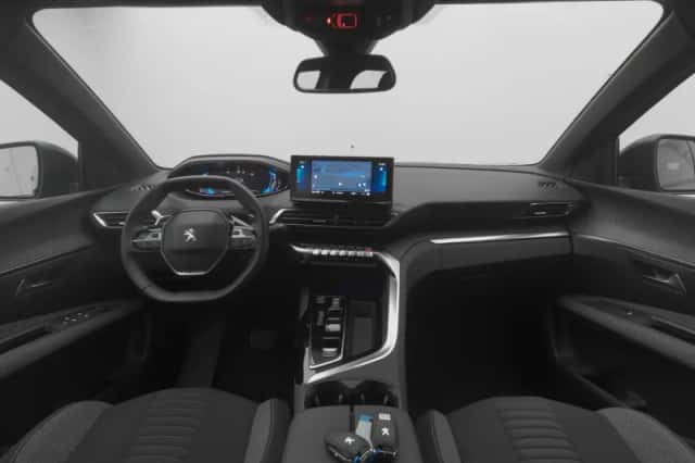 Peugeot 3008 (2023) thumbnail 3