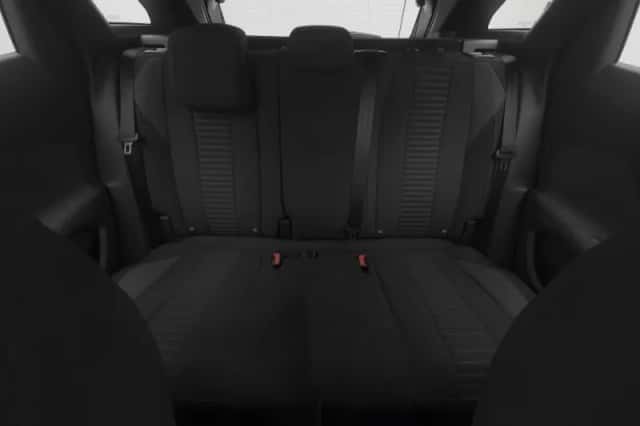 Peugeot 3008 (2023) thumbnail 4