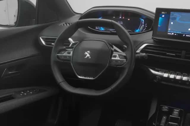 Peugeot 3008 (2023) thumbnail 7