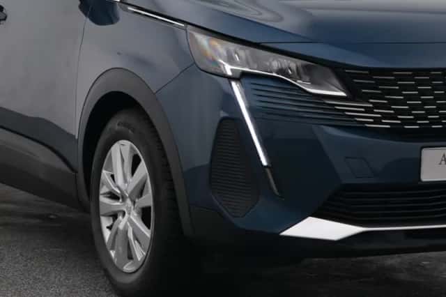 Peugeot 5008 (2023) thumbnail 17