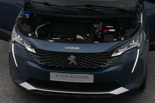 Peugeot 5008 (2023) thumbnail 31