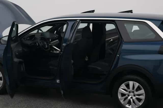 Peugeot 5008 (2023) thumbnail 33