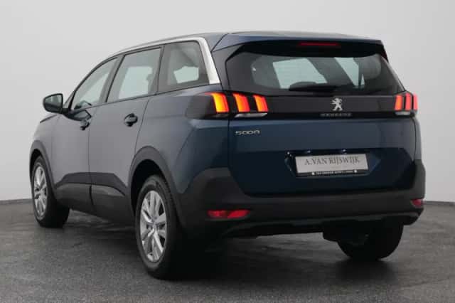 Peugeot 5008 (2023) thumbnail 5