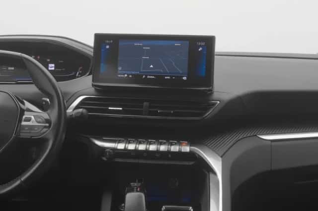 Peugeot 5008 (2023) thumbnail 8