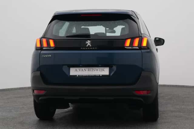 Peugeot 5008 (2023) thumbnail 10