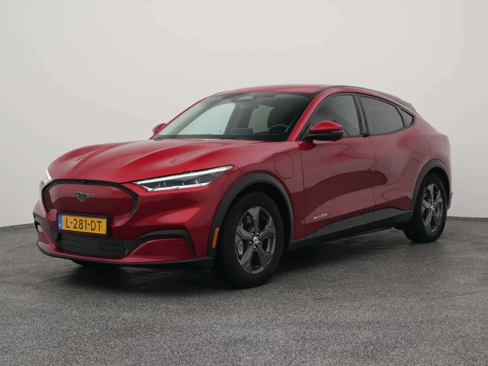 Ford Mustang (2021) — foto 1