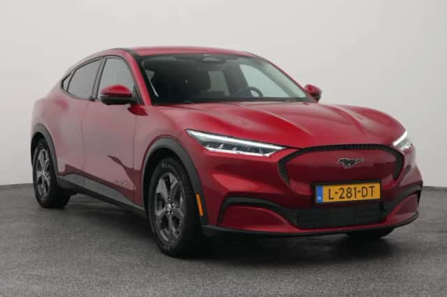 Ford Mustang (2021) thumbnail 2
