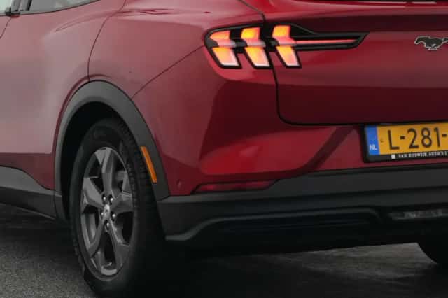 Ford Mustang (2021) thumbnail 19