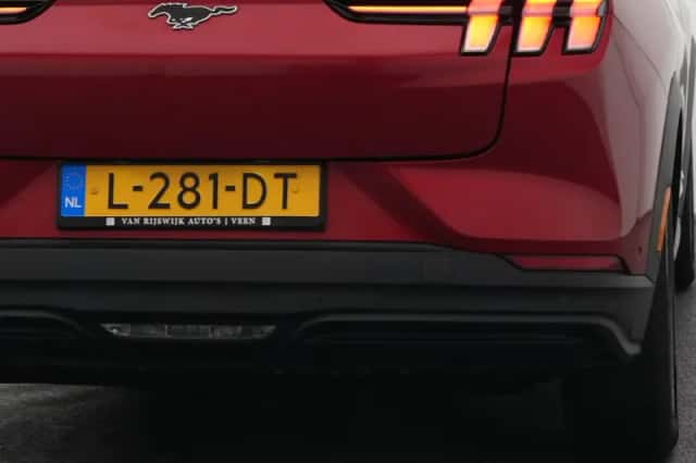 Ford Mustang (2021) thumbnail 21