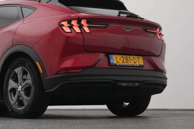 Ford Mustang (2021) thumbnail 23