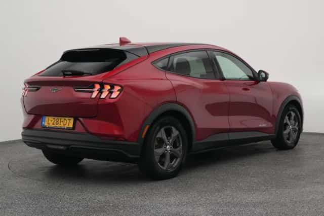 Ford Mustang (2021) thumbnail 7