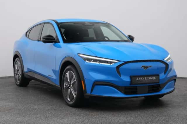 Ford Mustang (2024) thumbnail 2