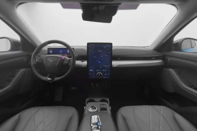 Ford Mustang (2024) thumbnail 3