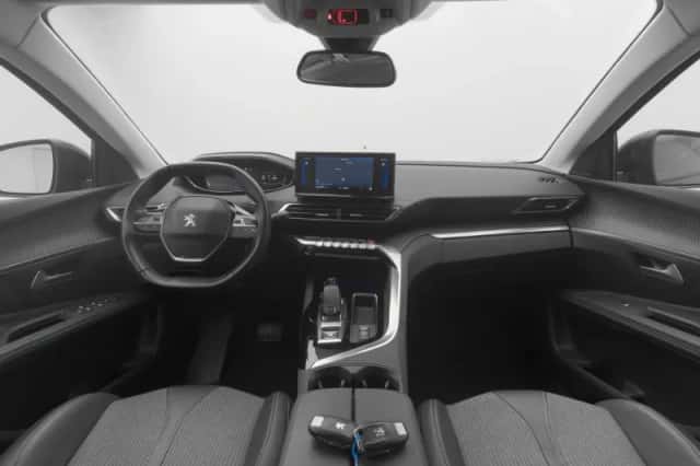Peugeot 3008 (2022) thumbnail 3