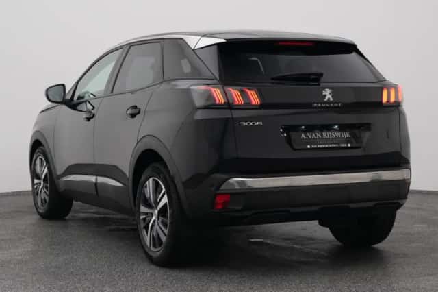 Peugeot 3008 (2022) thumbnail 5
