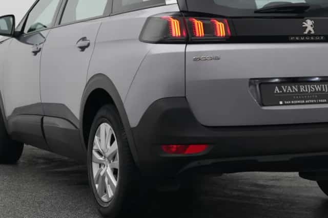 Peugeot 5008 (2021) thumbnail 18