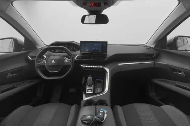 Peugeot 5008 (2021) thumbnail 3
