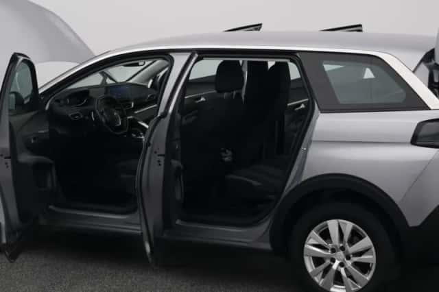 Peugeot 5008 (2021) thumbnail 33