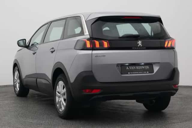 Peugeot 5008 (2021) thumbnail 5