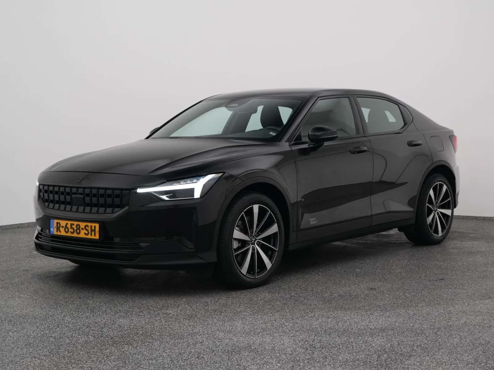 Polestar 2 (2022) — foto 1