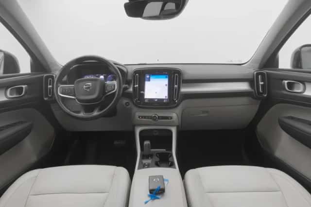 Volvo XC40 (2020) thumbnail 3